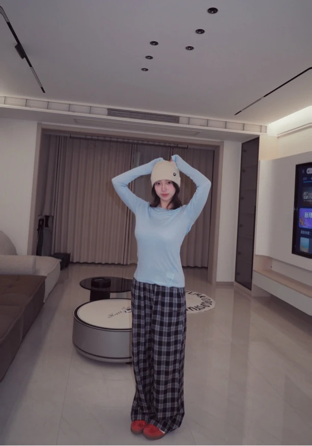 拼缝长袖打底衫修身弹力显瘦高级感内搭薄款纯色面膜上衣