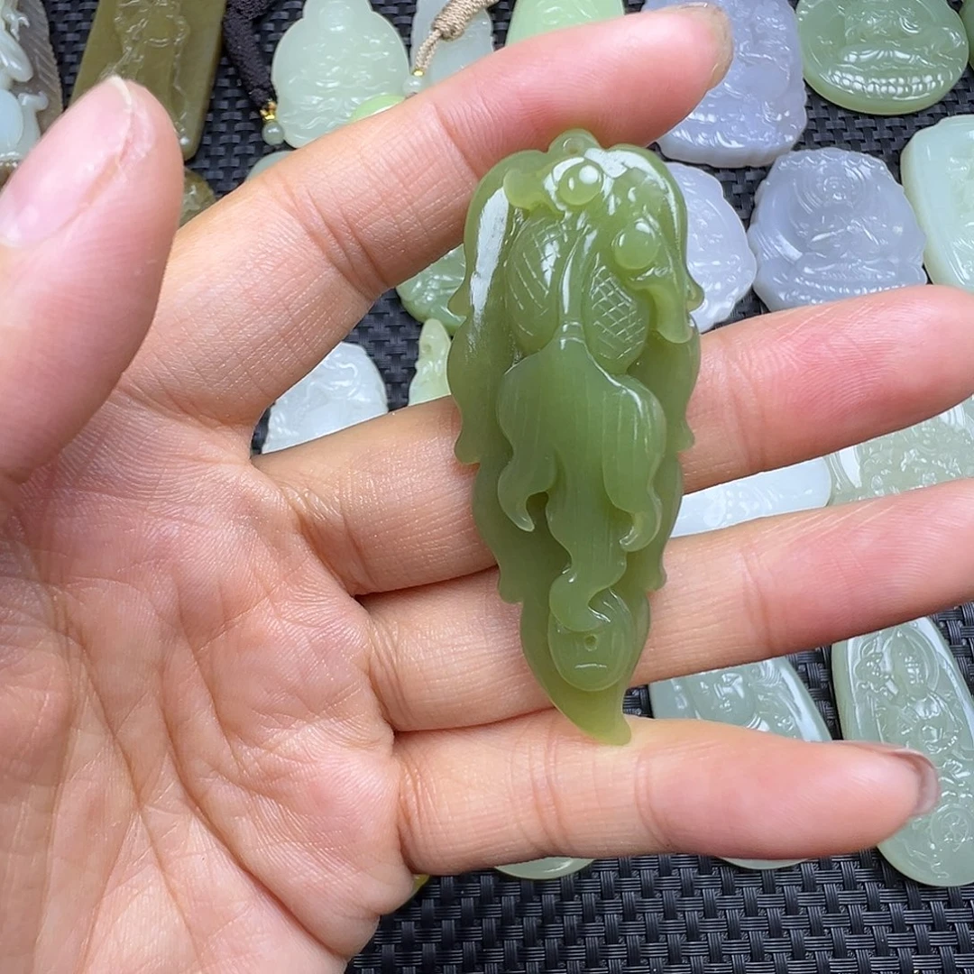 和田玉未镶嵌颈饰卡60