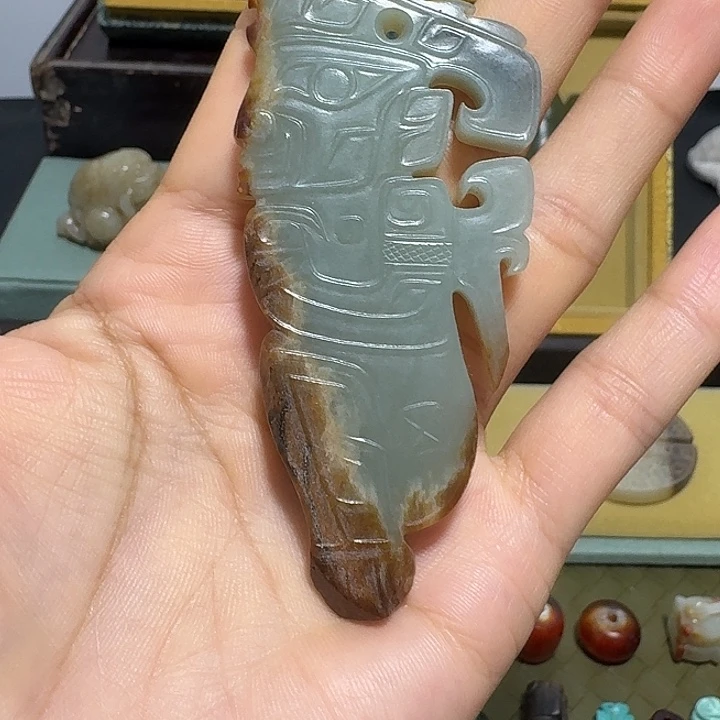 用***5和田玉未镶嵌颈饰