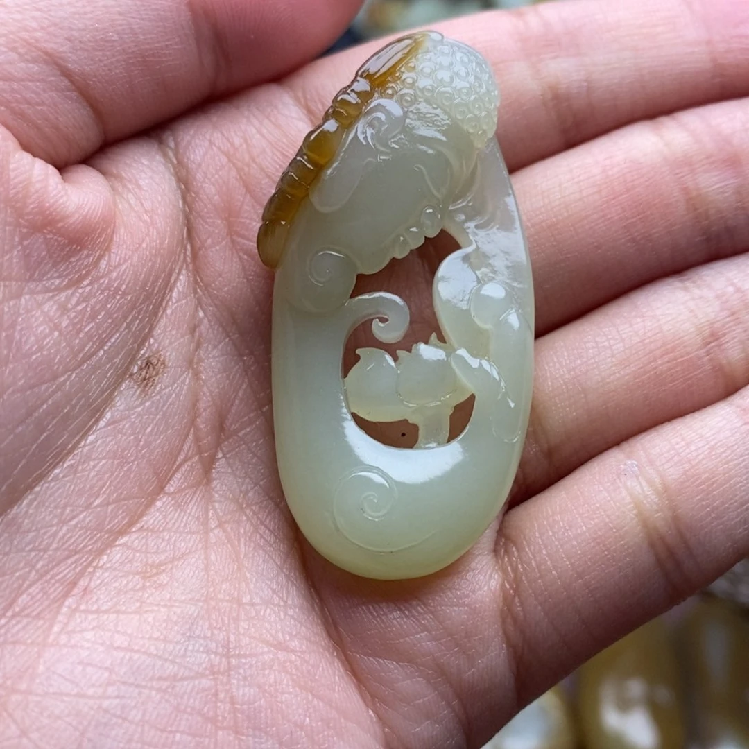 吊坠(不含链)未镶嵌和田玉（糖玉）