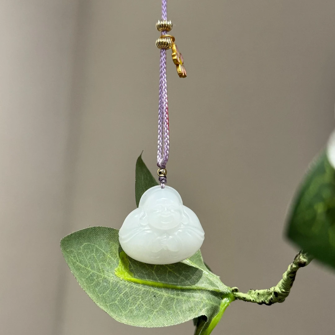 【金媛珠宝】和田玉白玉抱抱佛吊坠油膏膏多样性发一