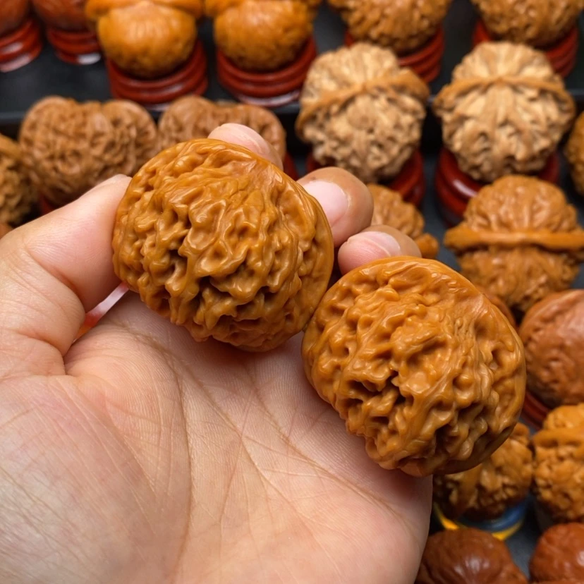 【闪购商品】文玩核桃把件41天地