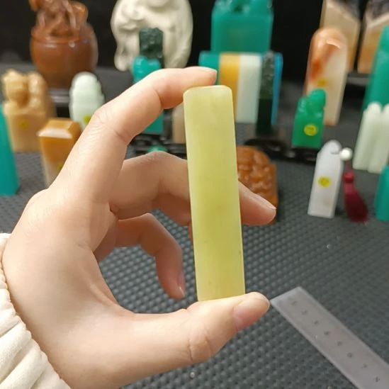 寿山石印石艾叶绿