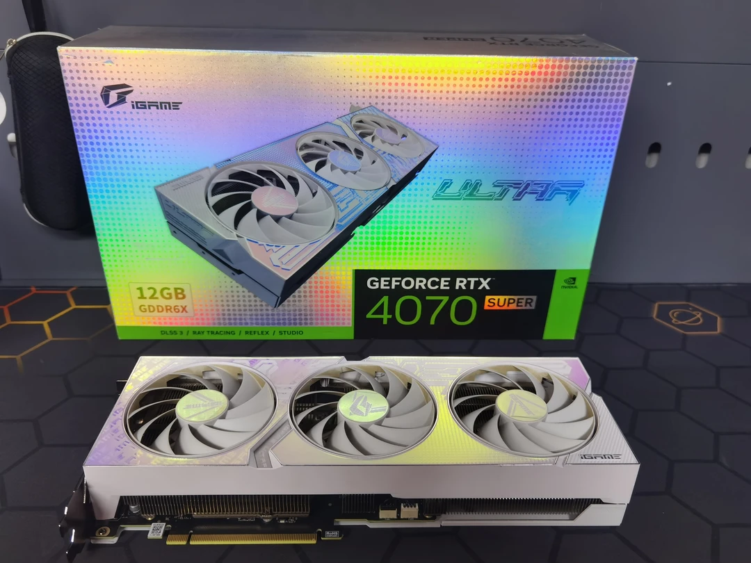 二手拆机显卡 七彩虹4070s游戏纯白