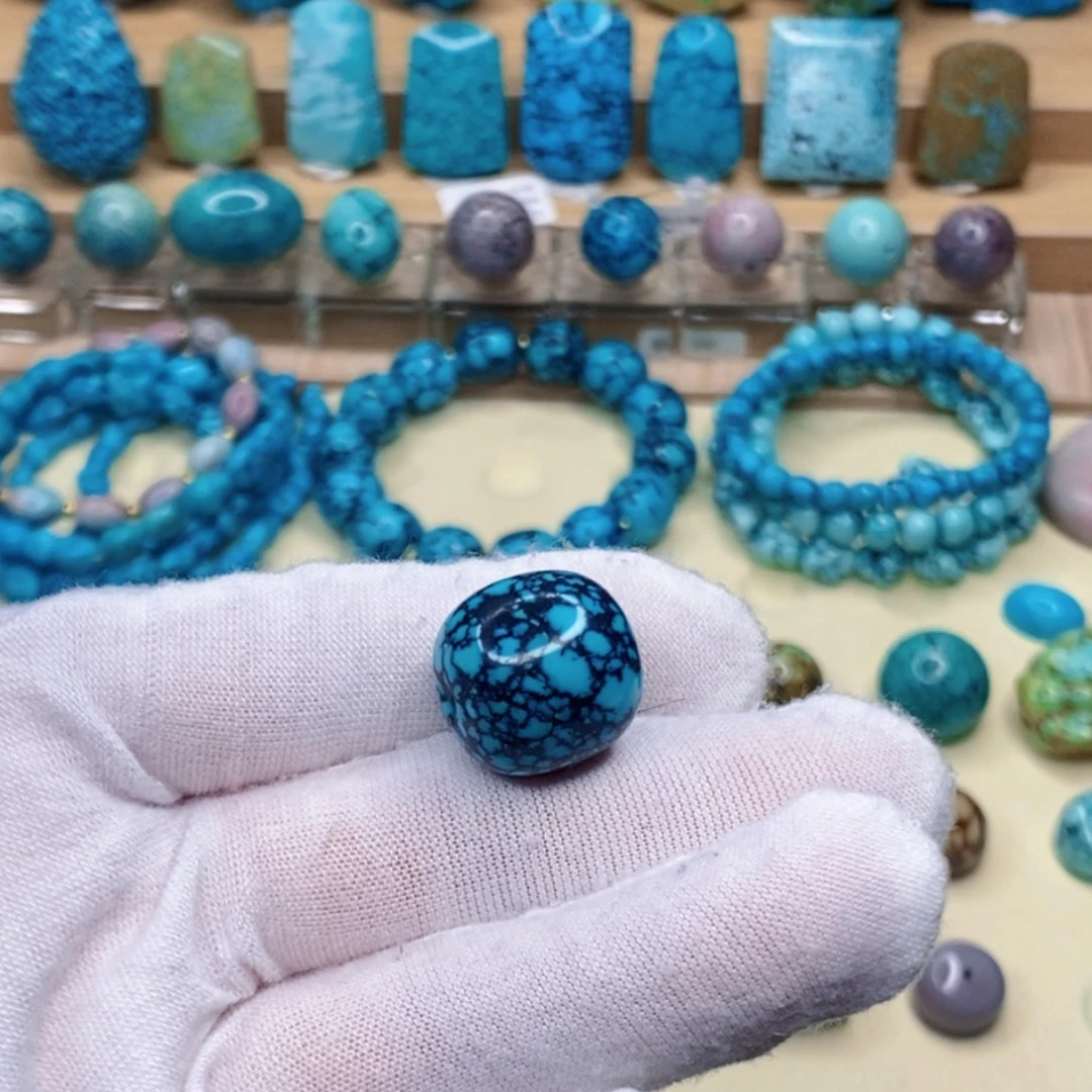 绿松石未镶嵌珠宝奇石