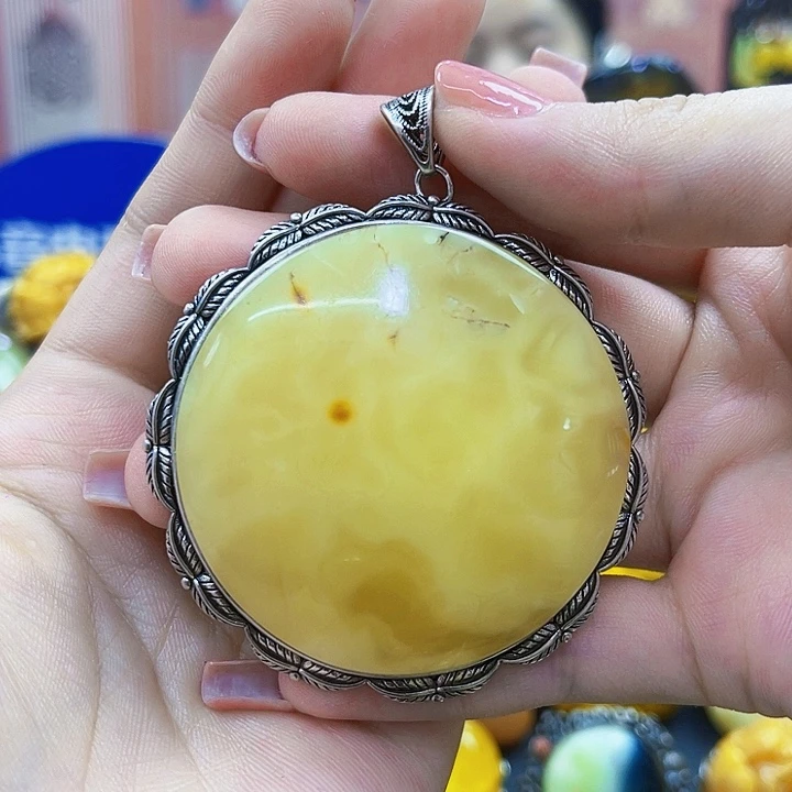 蜜蜡颈饰银S925镶嵌吊坠