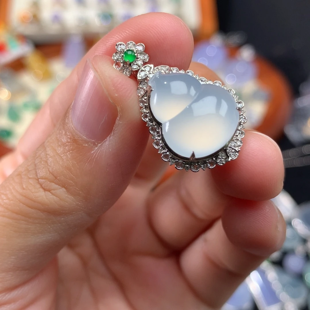 吊坠(不含链)18K金镶嵌翡翠