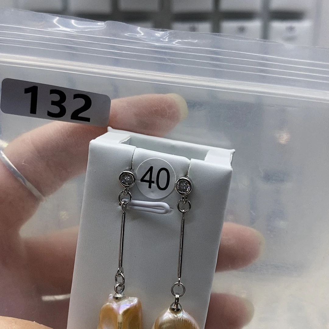 合金耳饰淡水珍珠