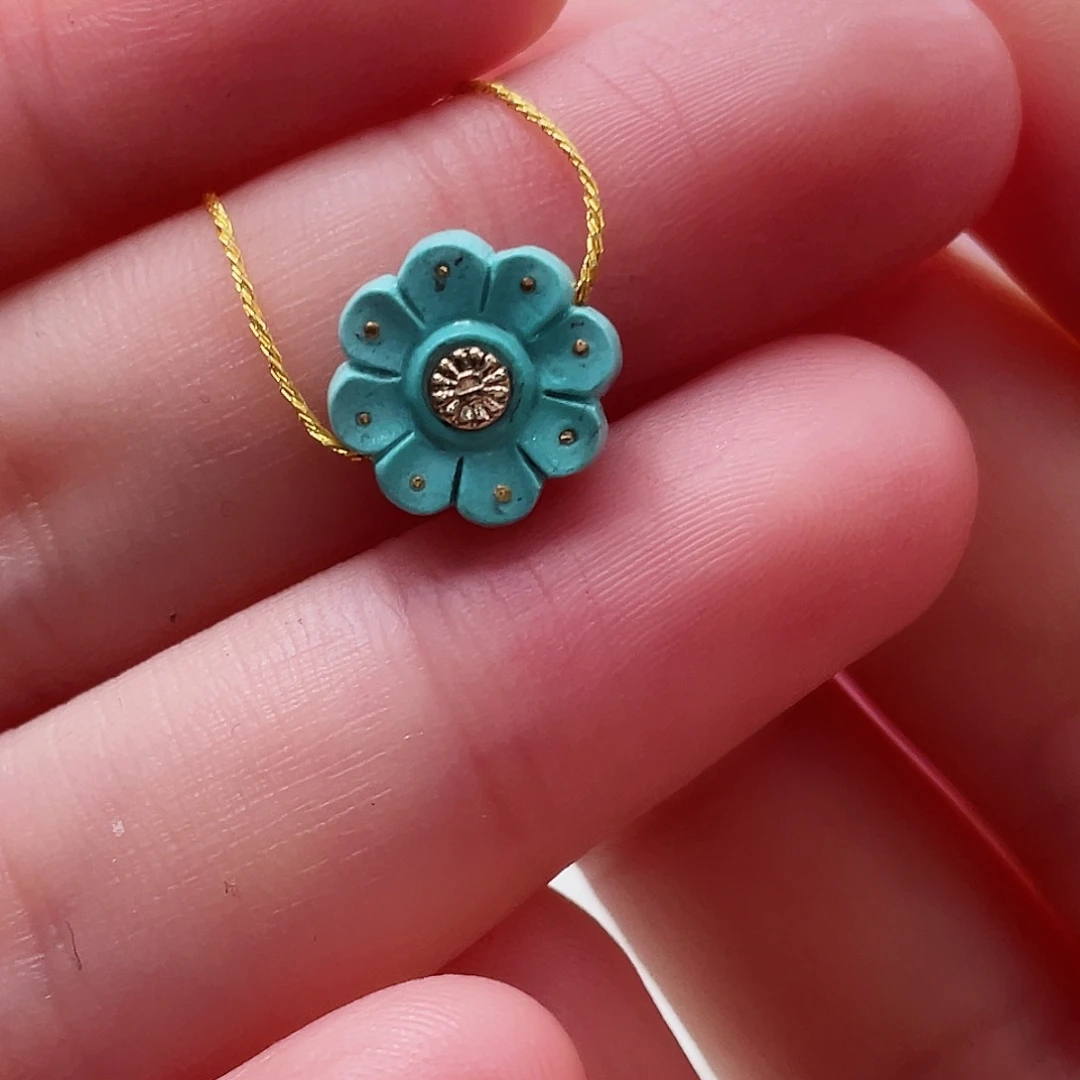 绿松石颈饰未镶嵌