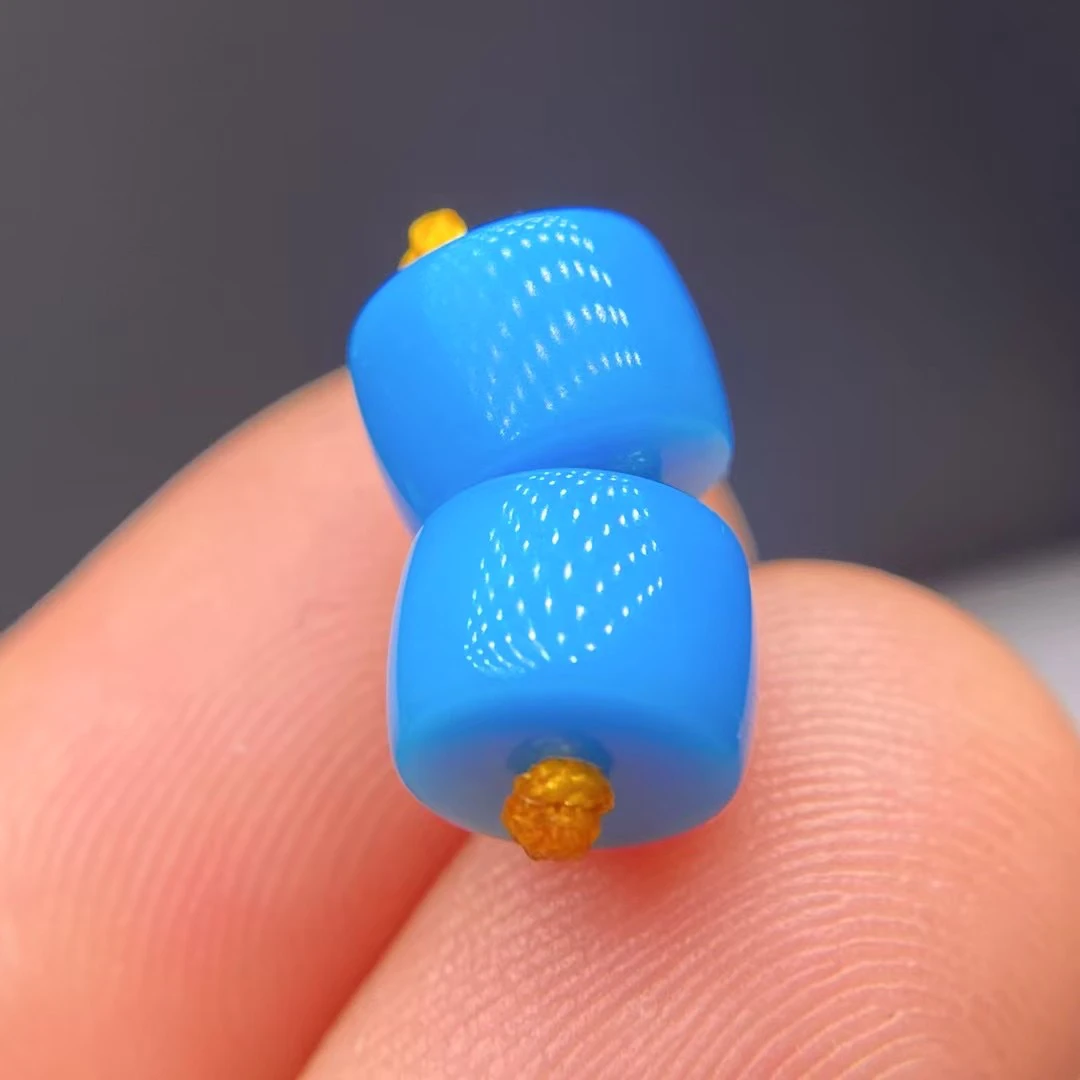 【绿松石精品直切对珠】 料质到顶暴力蓝尺寸7x5mm,重0.9克(353)