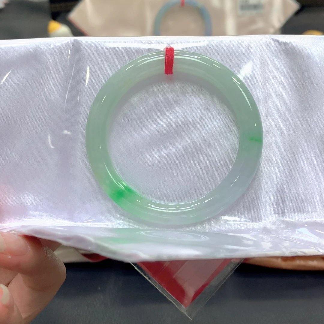 翡翠未镶嵌手镯8号