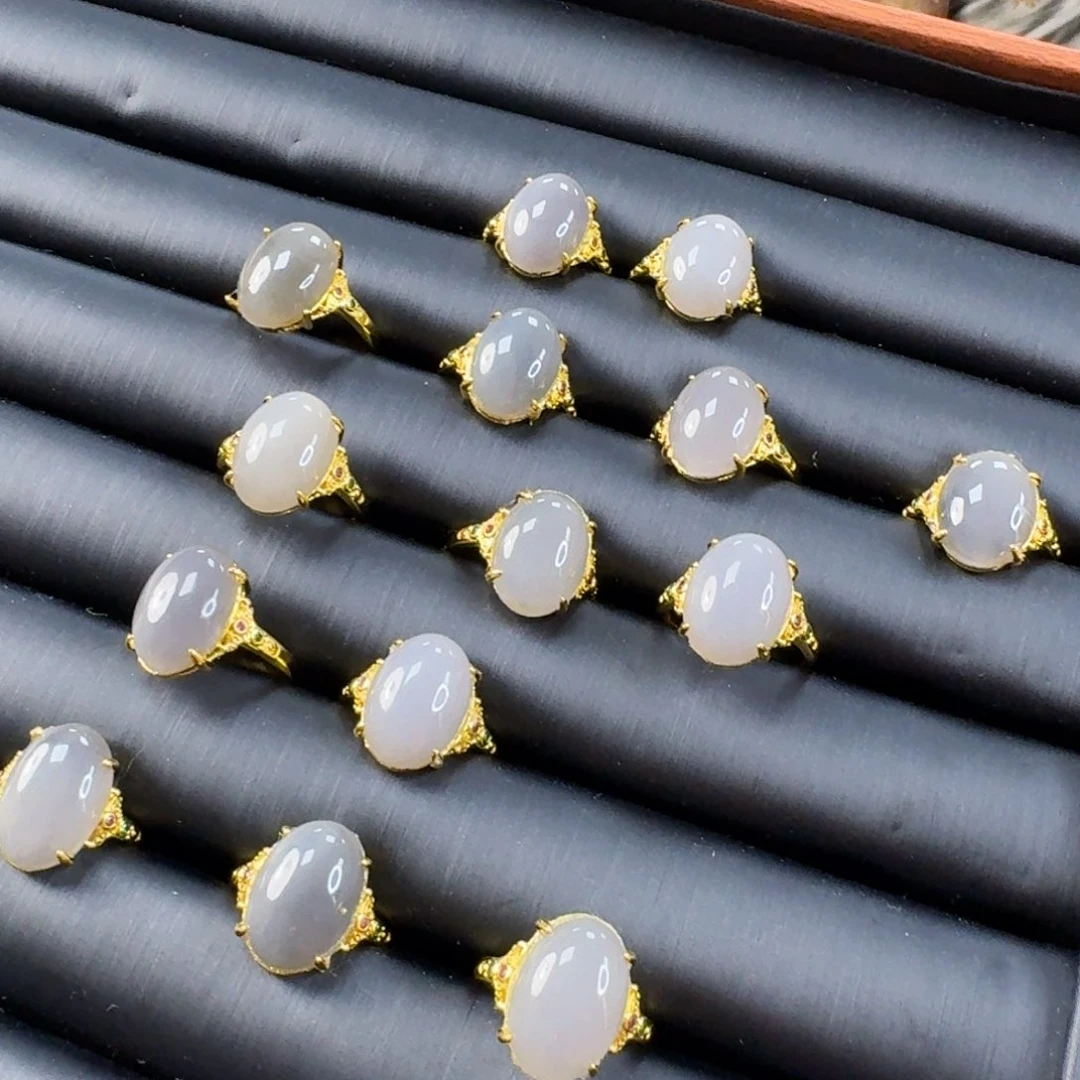 和田玉戒指合金发其一