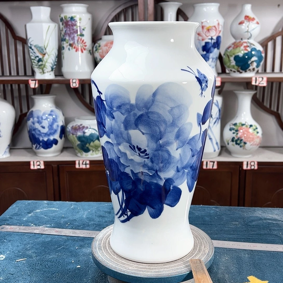 摆件景德镇陶瓷大鱼青牡