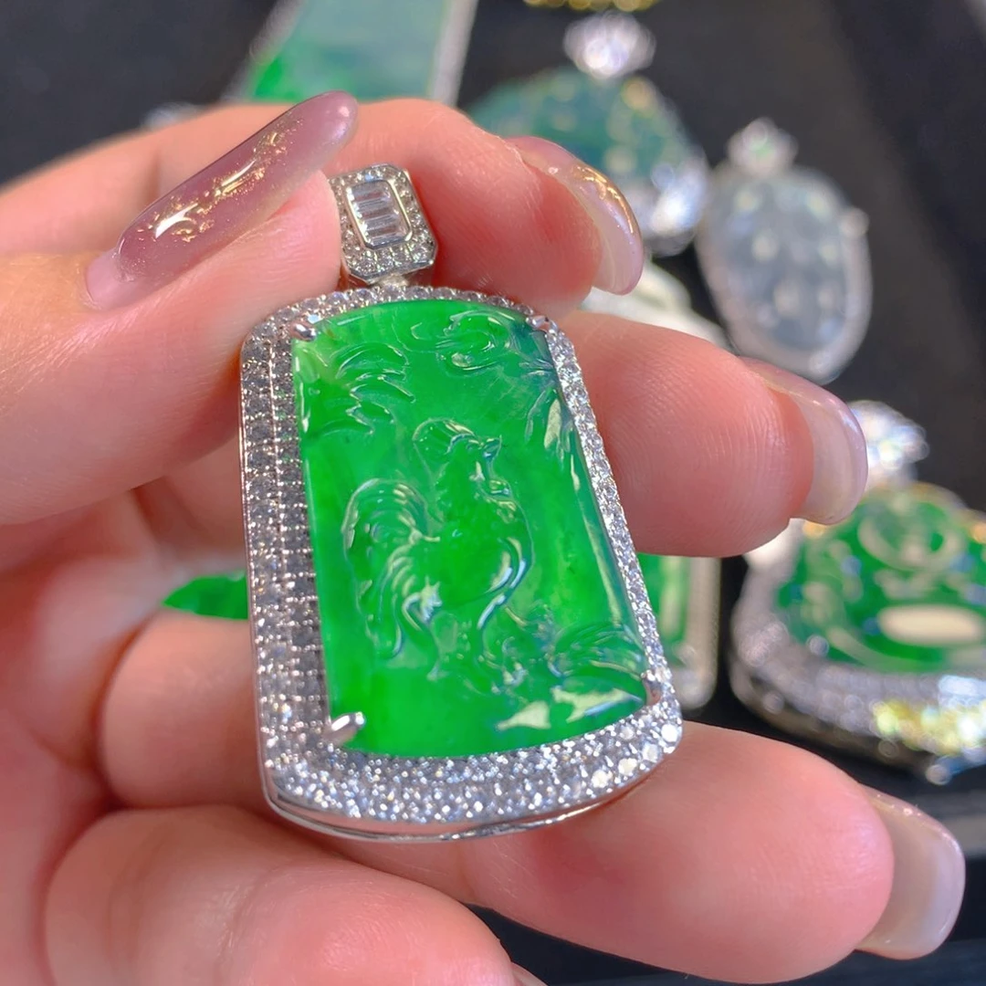 翡翠颈饰未镶嵌翡翠