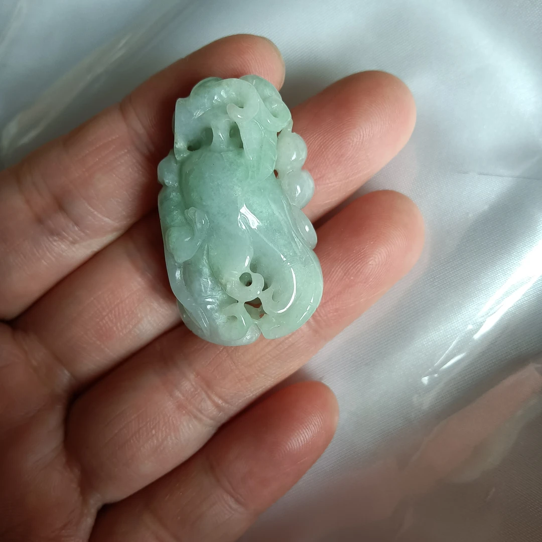 天然缅甸翡翠吊坠