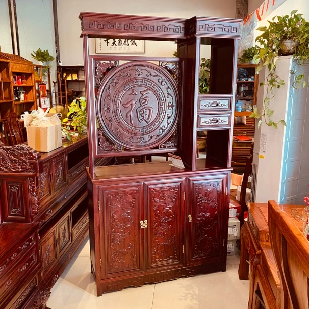 红檀福字隔厅双面开门三门两抽宽1.1米、厚度0.38米、高度1.97米