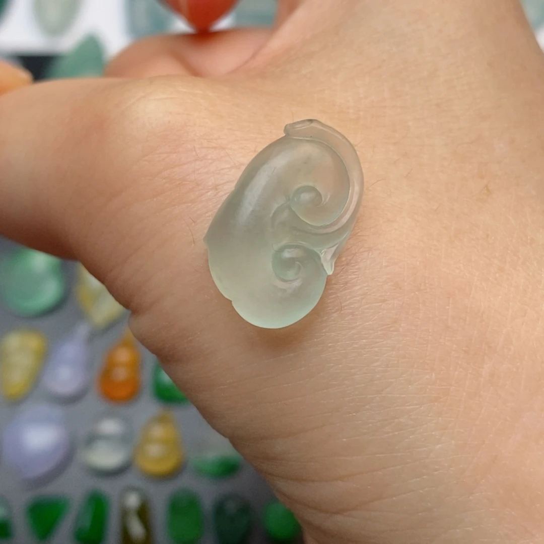 定制翡翠未镶嵌如意