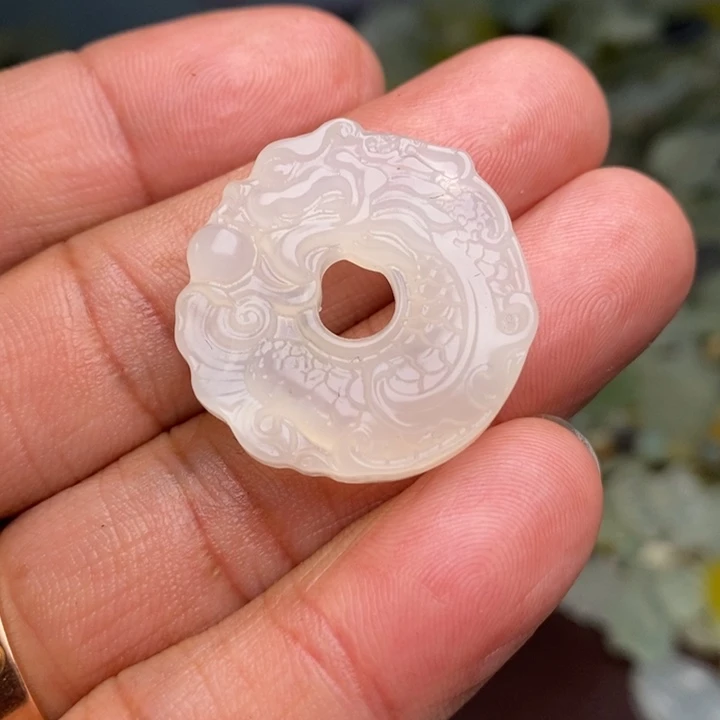 蛇纹石玉颈饰合金165