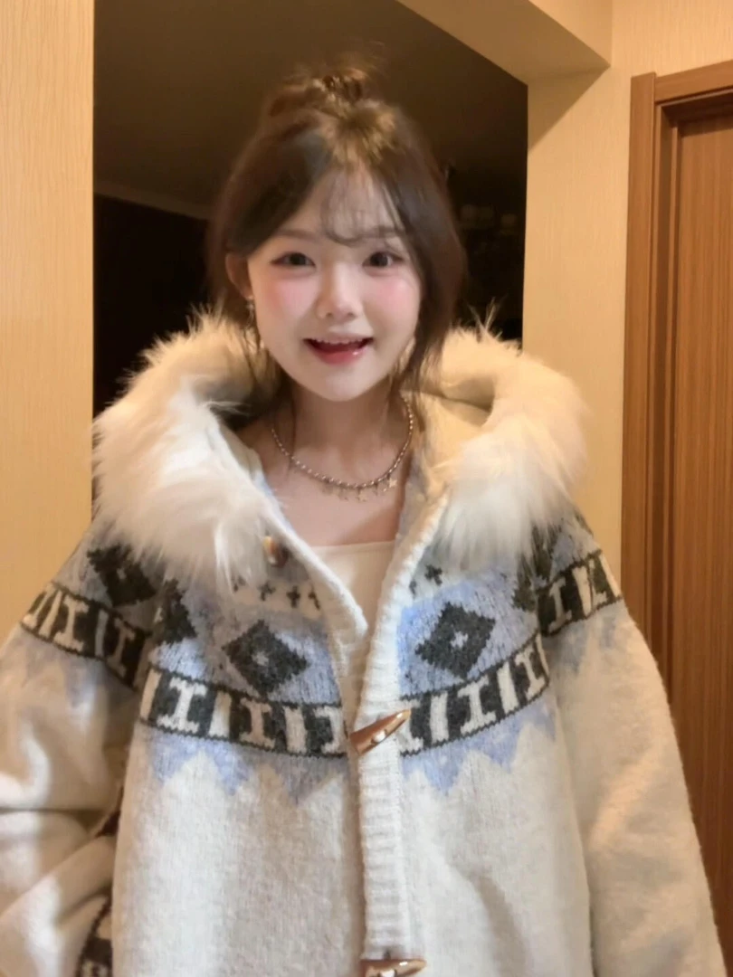 费尔岛牛角扣毛领连帽毛衣外套女秋冬高级感复古慵懒宽松针织开衫