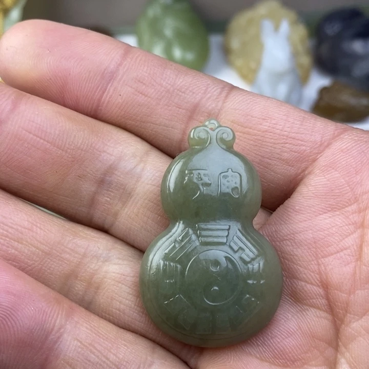 和田玉（糖玉）未镶嵌颈饰