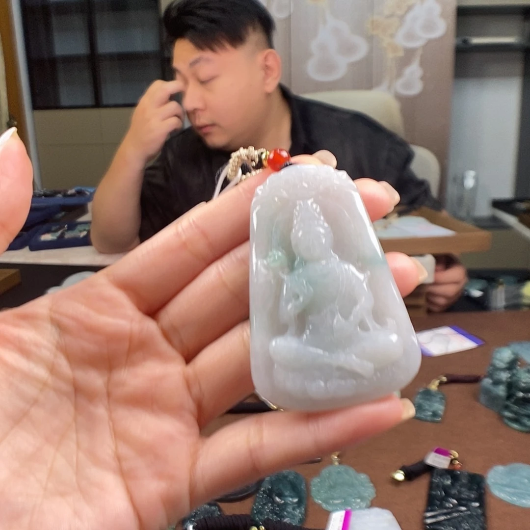 颈饰未镶嵌翡翠一