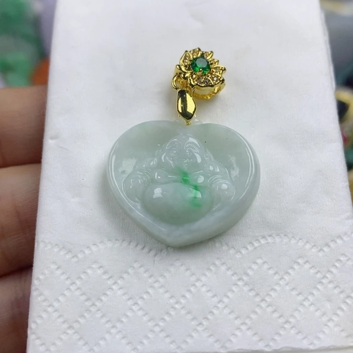 翡翠吊坠(赠链)未镶嵌