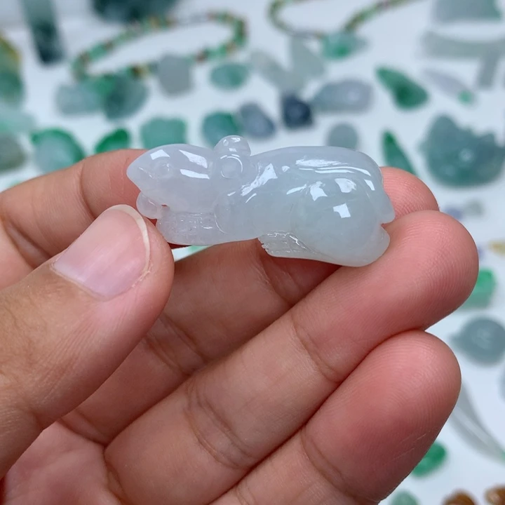 颈饰未镶嵌翡翠玉鼠