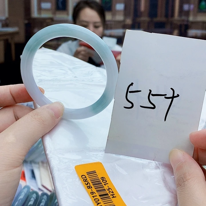 翡翠手镯未镶嵌The