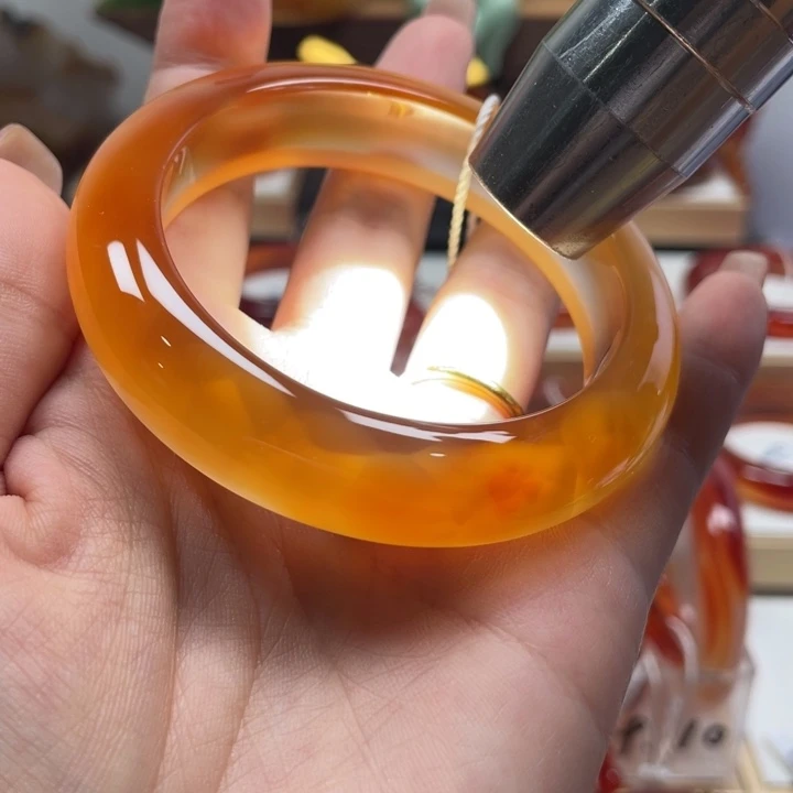 玛瑙/玉髓手镯未镶嵌