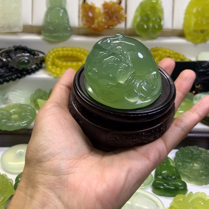 玩***家蛇纹石玉未镶嵌颈饰