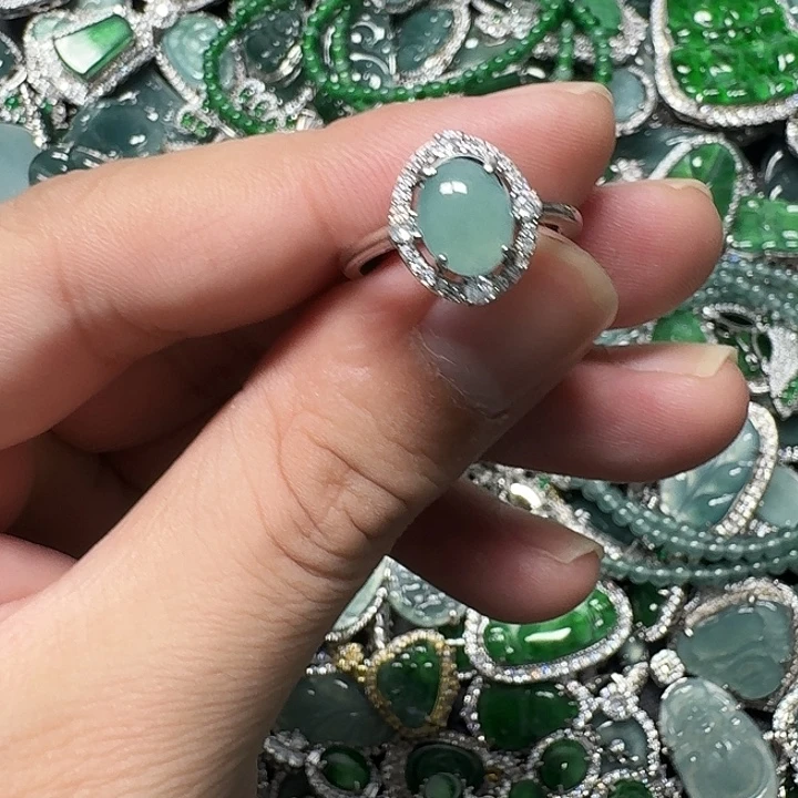 翡翠未镶嵌颈饰天然A货翡翠放漏