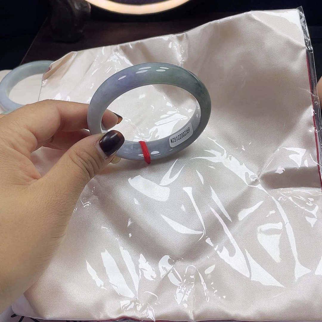 未镶嵌手镯翡翠丽丽