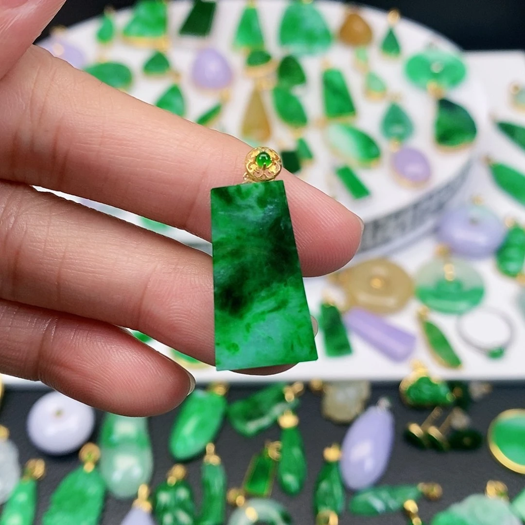 翡翠吊坠(不含链)18K金镶嵌