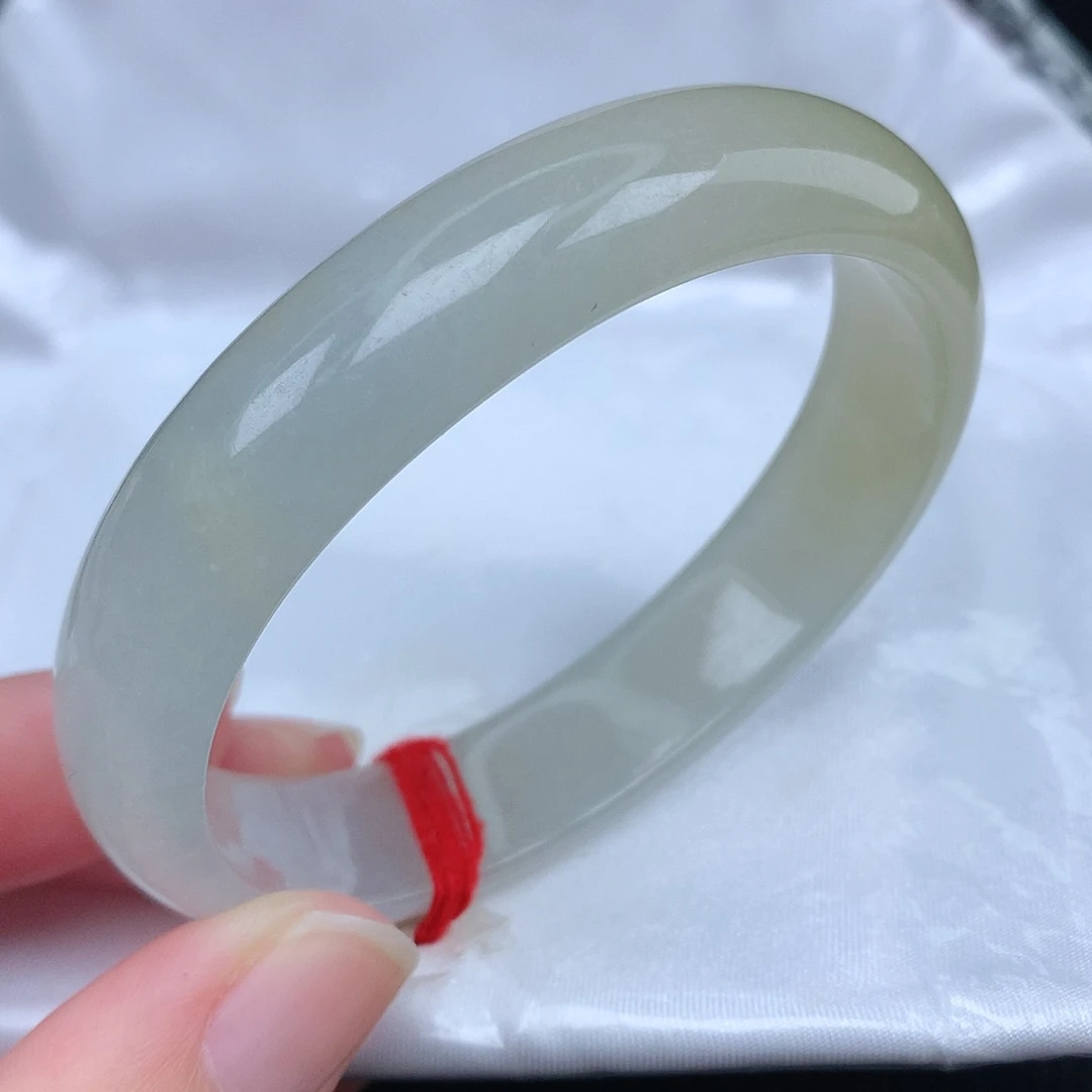 未镶嵌手镯（贵妃镯）翡翠天然