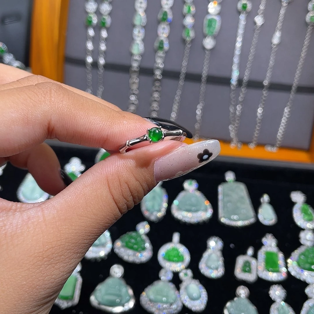 未镶嵌戒指翡翠戒指