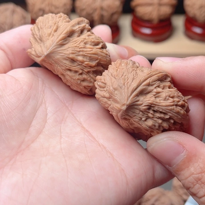 文玩核桃吊坠靠山王