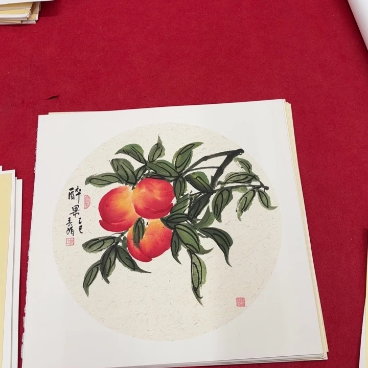 国画花鸟等图案为一体而