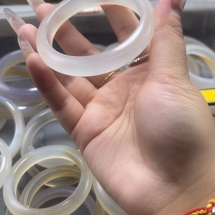 一***秋定制玛瑙54圈口不退换