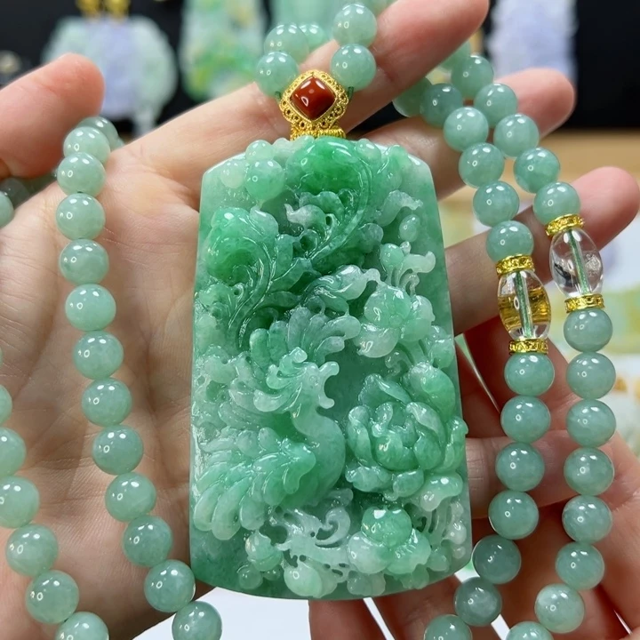 颈饰未镶嵌翡翠吊坠