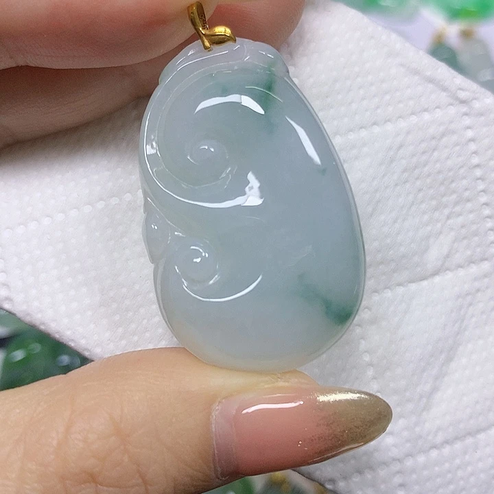 翡翠18K金镶嵌颈饰挂件