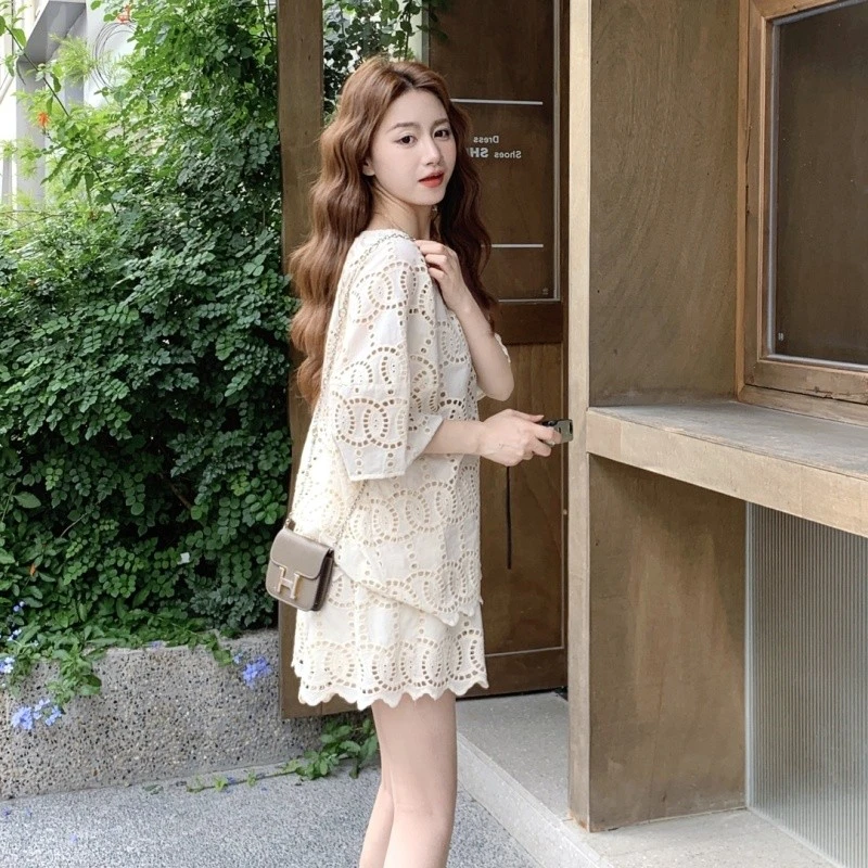 米杏色重工镂空蕾丝上衣阔腿短裤套装两件套女夏法式温柔约会穿搭