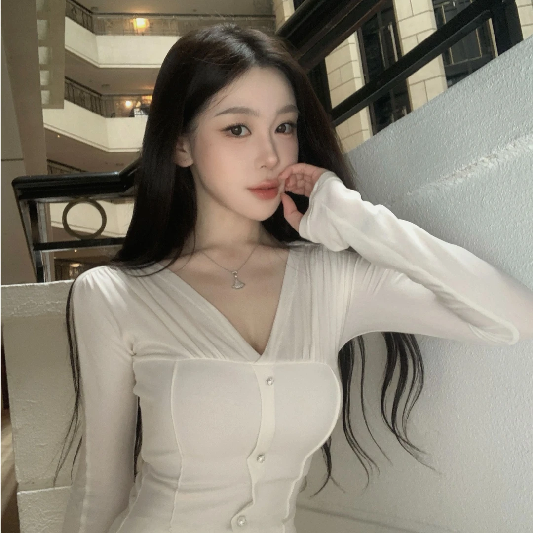 【纯白之恋】性感名媛风V领软糯修身极简显瘦针织打底正肩褶皱上衣