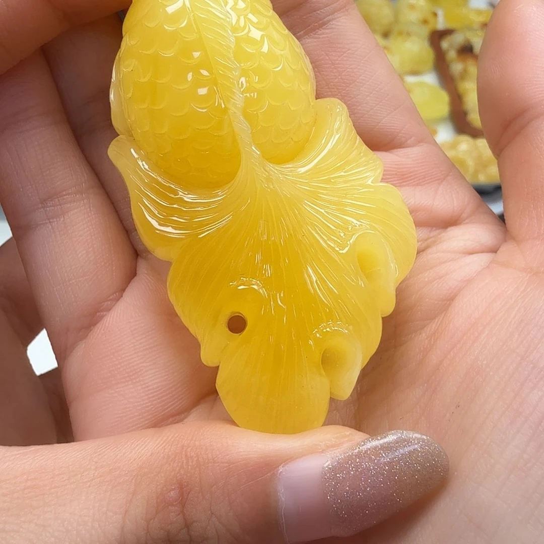 裸石琥珀未镶嵌璠*?你好