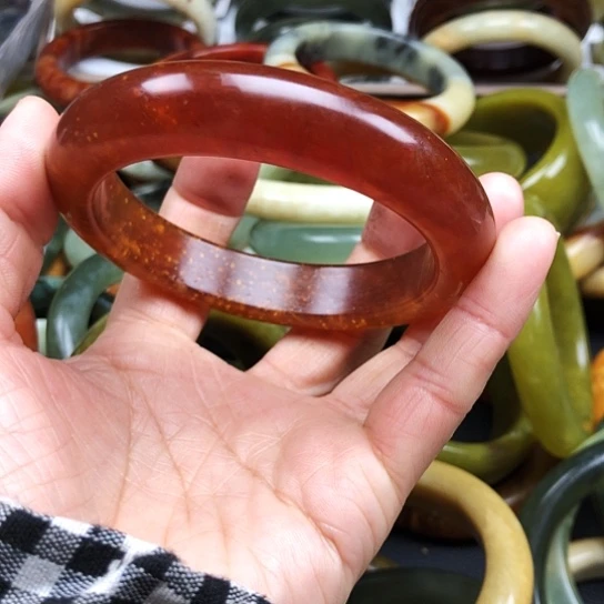 蛇纹石玉手镯未镶嵌S****了