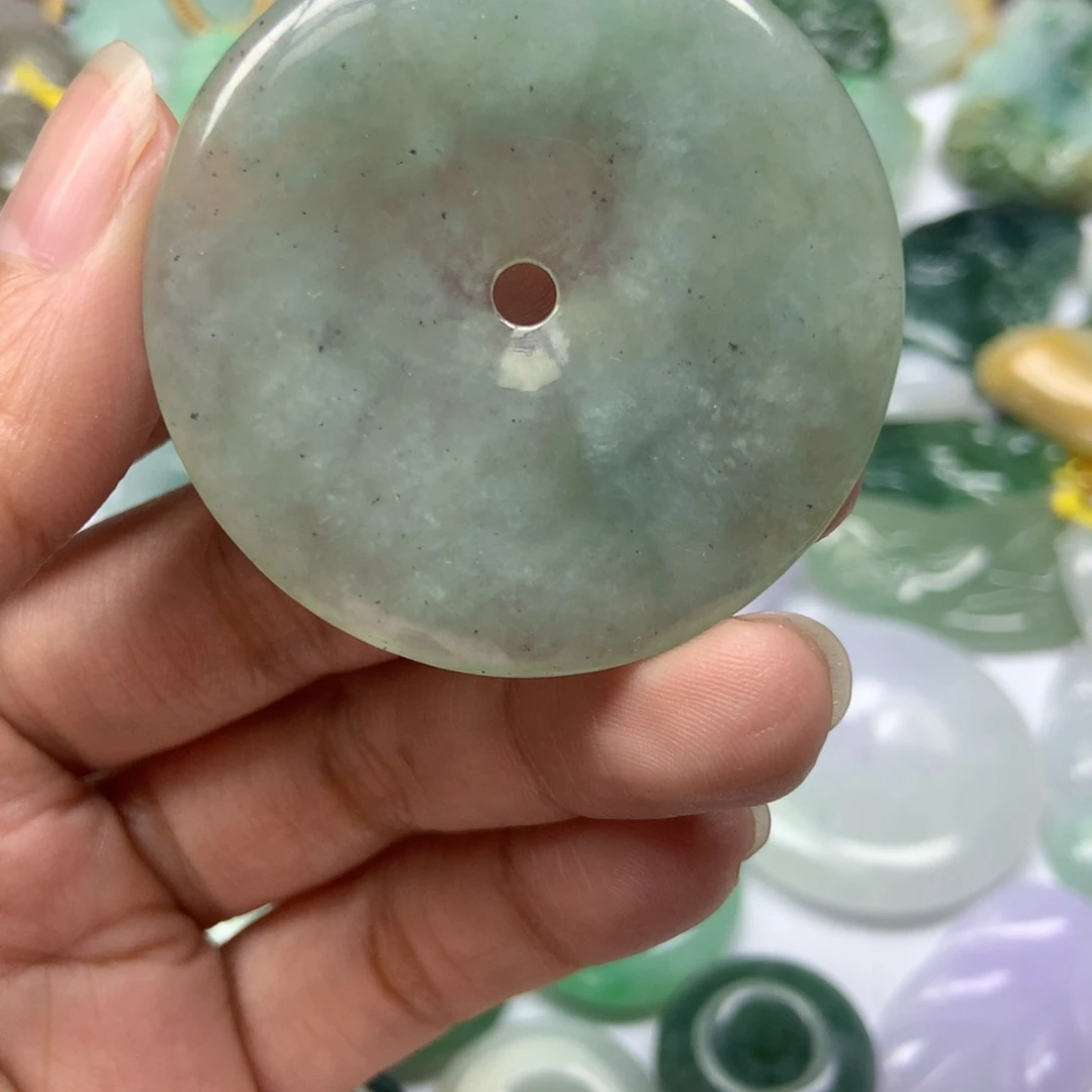 翡翠颈饰未镶嵌天然翡翠