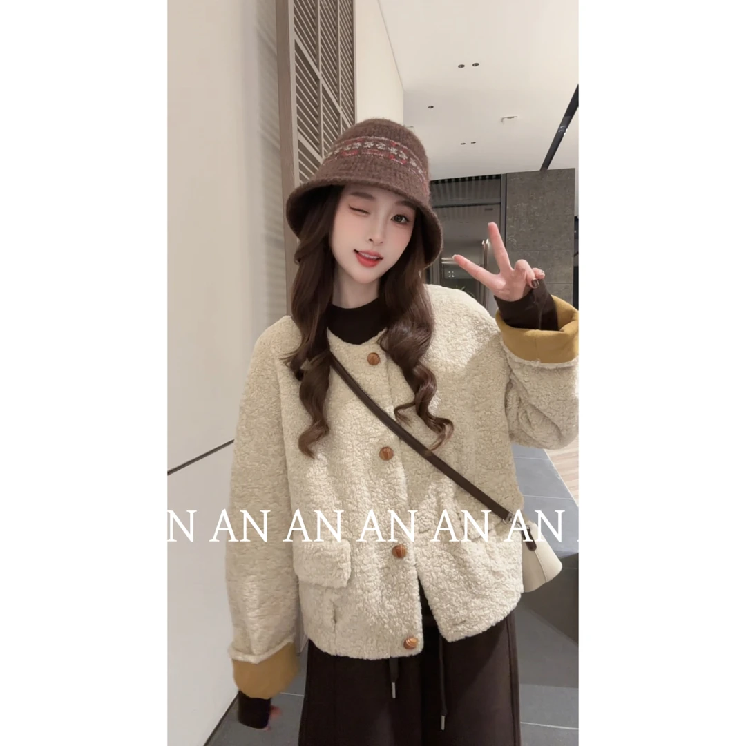 C10227冬季氛围感小香风宽松保暖百搭口袋撞色毛绒外套