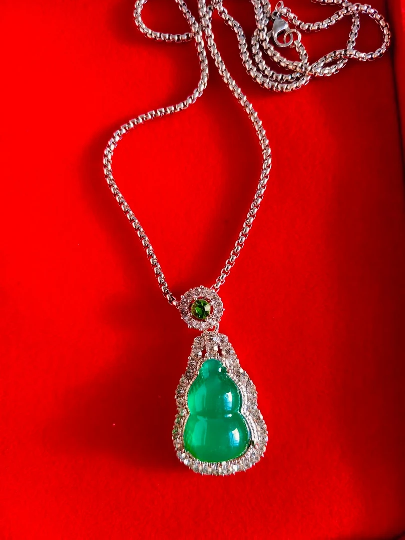 豪镶满钻葫芦项链-新中式绿色毛衣链