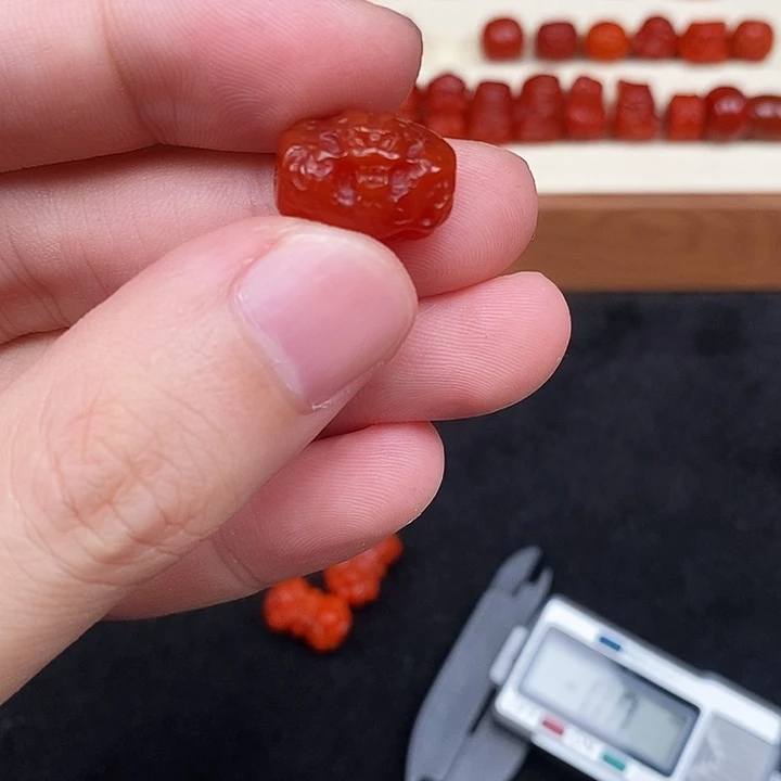 南红玛瑙未镶嵌手链