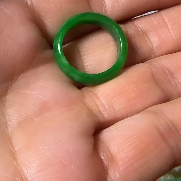 翡翠未镶嵌戒指器物之美手工雕刻