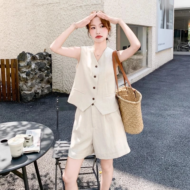 高级感老钱风亚麻马甲短裤两件套装女2025夏季大方得体穿搭一整套